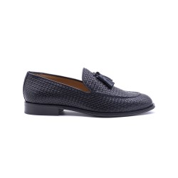 Loafer with tassels